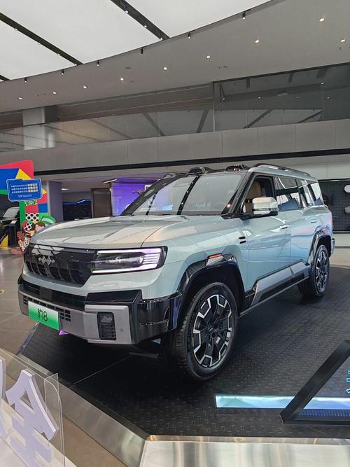 惠州252比亚迪方程豹硬派越野的爆款，英菲尼迪35周年与你共成长
